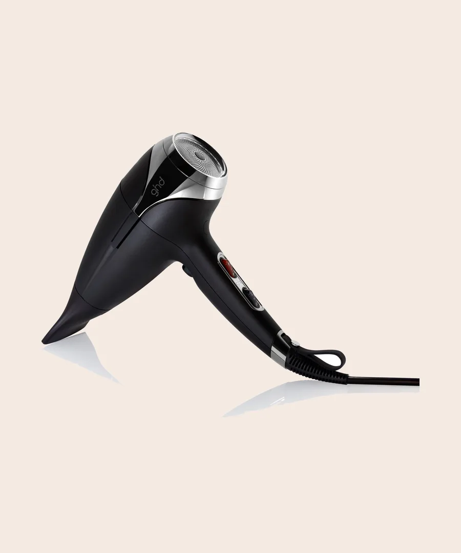 ghd Helios professionell hårfön i svart med konturerat munstycke